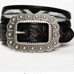 Like NEW! Idyllwind Black and Silver Floral Buckle Belt